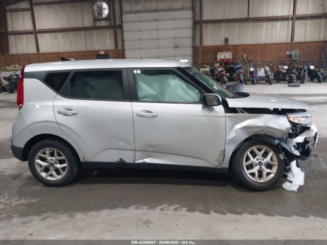 KNDJ23AU8L7720076 KIA SOUL S