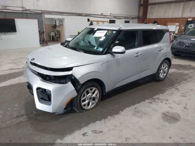 KNDJ23AU8L7720076 KIA SOUL S