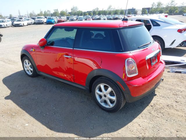 2008 MINI COOPER WMWMF33538TT60153 Photo 2