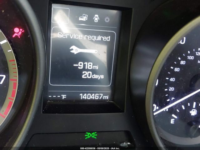 KM8SMDHF9HU212134 Hyundai Santa Fe Se