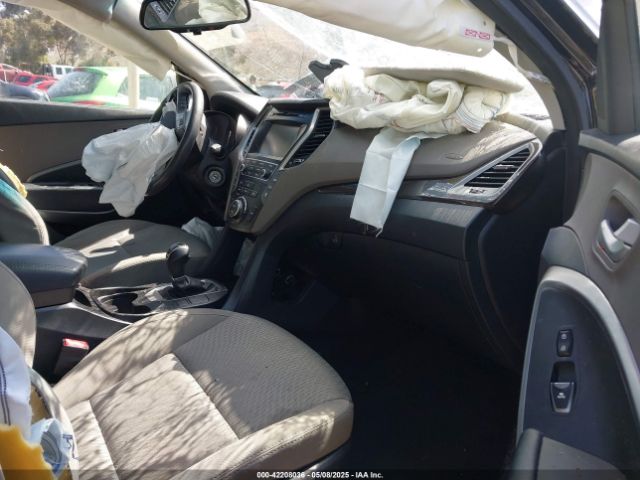 KM8SMDHF9HU212134 Hyundai Santa Fe Se
