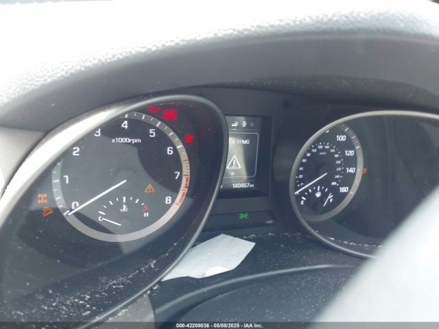 KM8SMDHF9HU212134 Hyundai Santa Fe Se