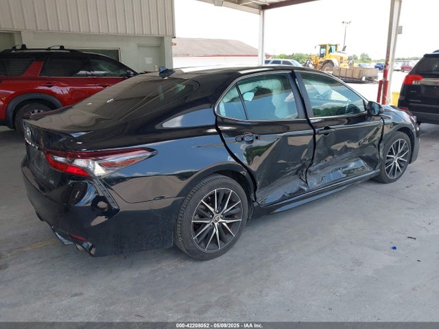 4T1G11AK2MU582906 Toyota CAMRY SE