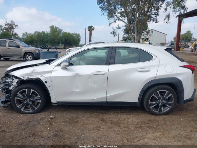 JTHX3JBHXM2037760 Lexus UX 200