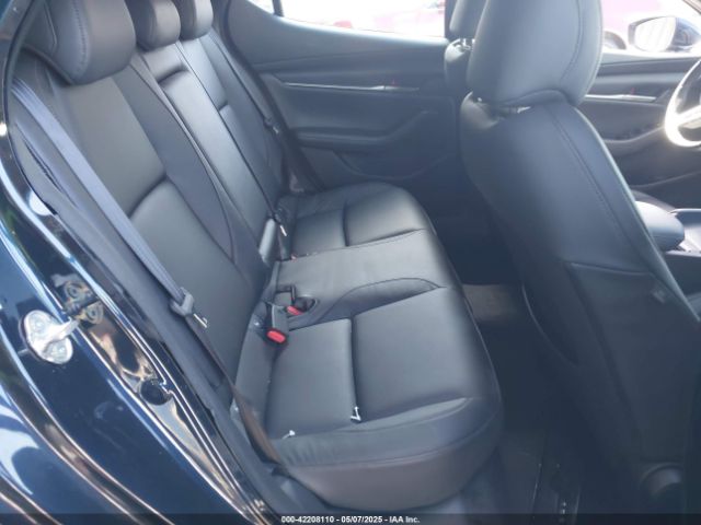 JM1BPBKL3M1402652 Mazda Mazda3 Hatchback Select