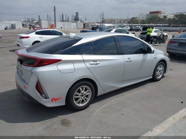JTDKARFPXH3053894 Toyota Prius Prime Premium
