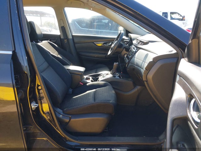 JN8AT2MV4HW021556 Nissan Rogue