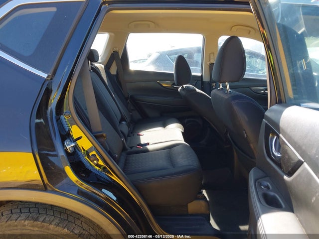 JN8AT2MV4HW021556 Nissan Rogue