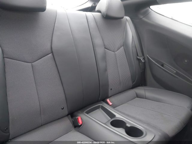 KMHTC6AD6EU184414 Hyundai Veloster Base W/black