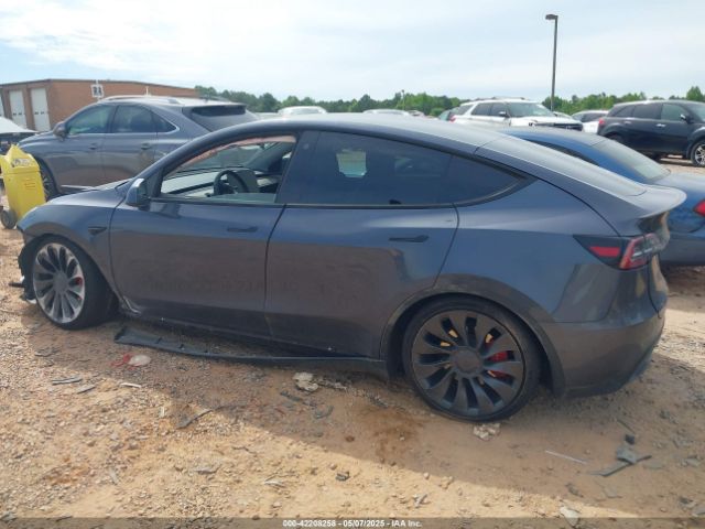 7SAYGDEF8NF541196 Tesla Model Y Performance Dual Motor All-wheel Drive