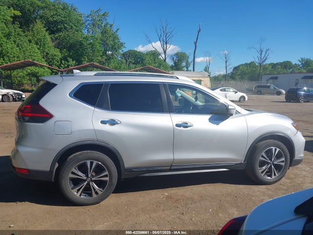 JN8AT2MV5JW318633 Nissan Rogue Sl