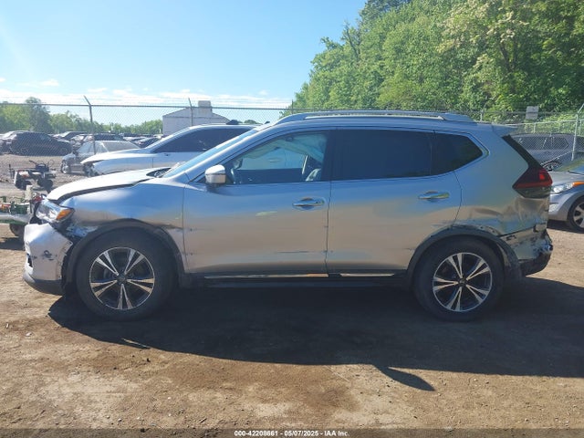 JN8AT2MV5JW318633 Nissan Rogue Sl