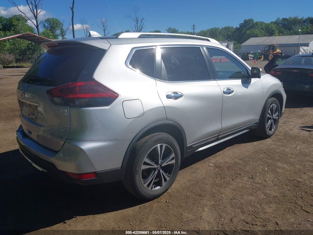 JN8AT2MV5JW318633 Nissan Rogue Sl