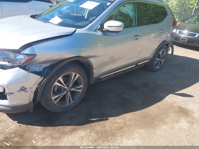 JN8AT2MV5JW318633 Nissan Rogue Sl