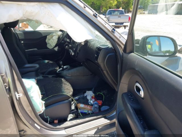 KNDJN2A21G7299016 KIA Soul