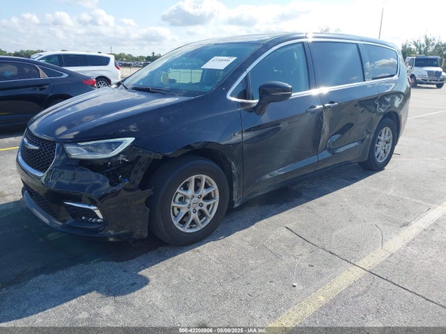 Chrysler Pacifica Touring L 2024 2C4RC1BG0RR143368 Image 2