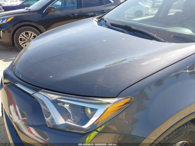 2T3RFREV8JW837252 Toyota Rav4 Xle