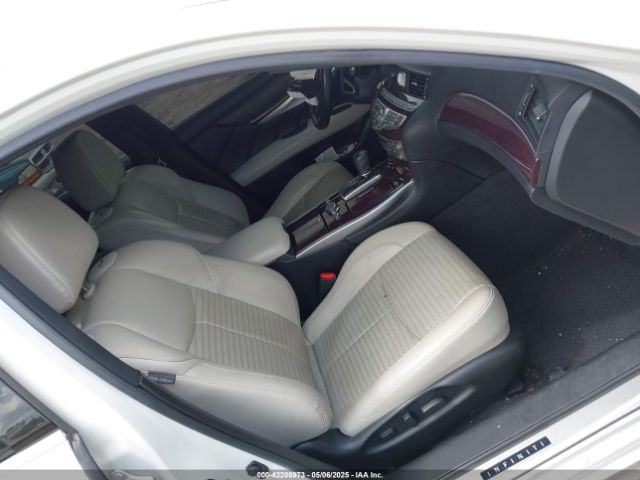 JN1BY1AR4JM220503 Infiniti Q70 3.7x Luxe