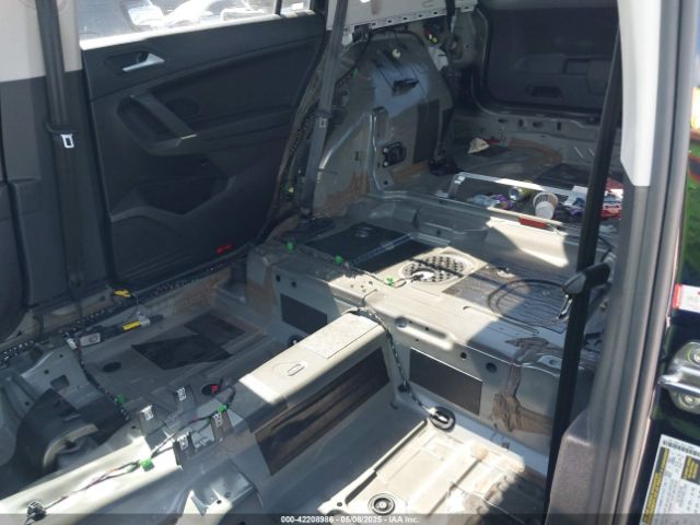 3VV3B7AX4LM124528 Volkswagen Tiguan