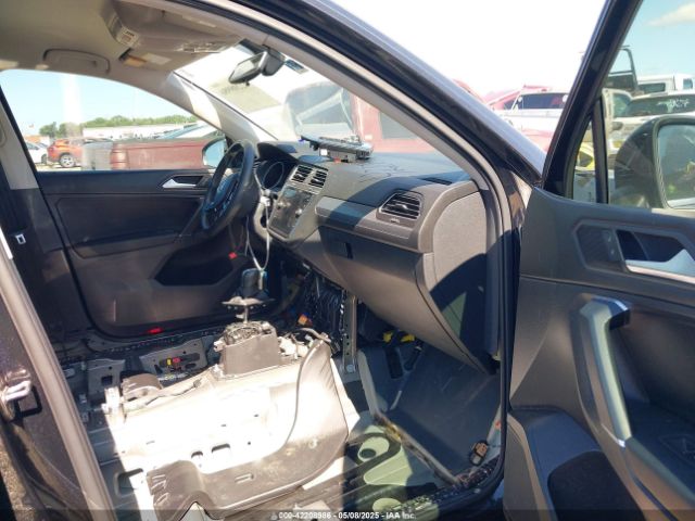 2020 VOLKSWAGEN TIGUAN 3VV3B7AX4LM124528 Photo 4