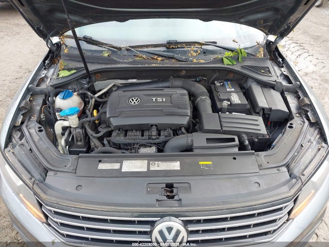 1VWBT7A34GC031517 Volkswagen Passat 1.8t Se