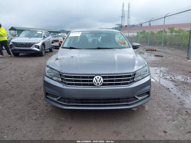 1VWBT7A34GC031517 Volkswagen Passat 1.8t Se