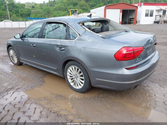 1VWBT7A34GC031517 Volkswagen Passat 1.8t Se