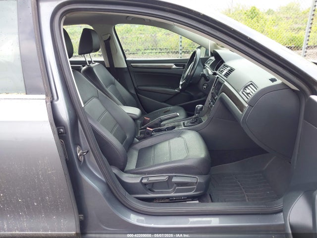 1VWBT7A34GC031517 Volkswagen Passat 1.8t Se