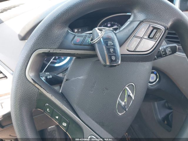 5NMZU3LB5JH058908 Hyundai Santa Fe Sport 2.4l