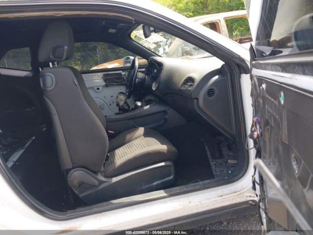2C3CDZAG8HH568493 Dodge Challenger Sxt