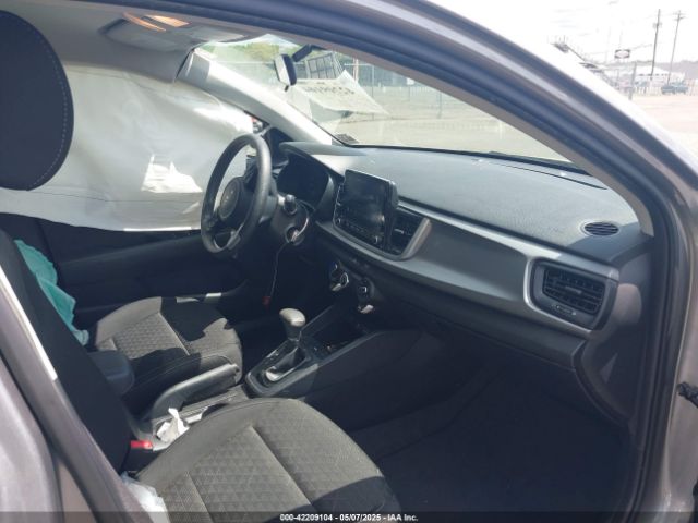 2023 KIA RIO 5-DOOR 3KPA25AD9PE520437 Photo 4