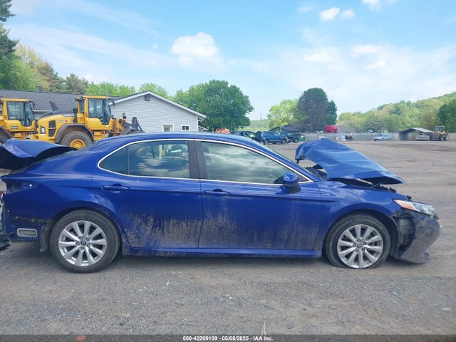 JTNB11HKXJ3042883 Toyota CAMRY LE