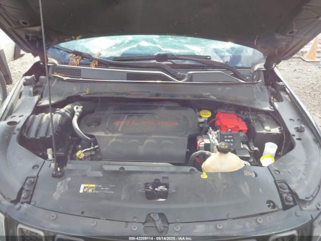 3C4NJDDB5KT722107 Jeep Compass Trailhawk 4x4