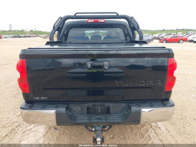 5TFDW5F15EX355225 Toyota Tundra Sr5 5.7l V8