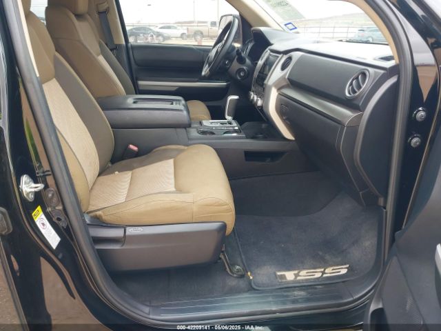 5TFDW5F15EX355225 Toyota Tundra Sr5 5.7l V8