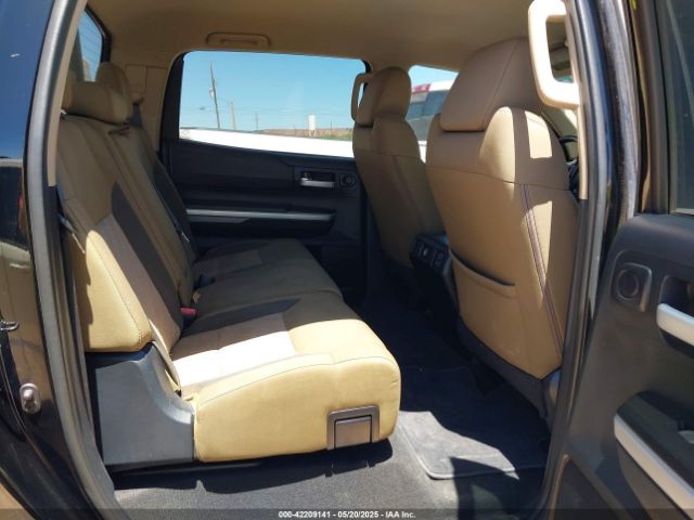 5TFDW5F15EX355225 Toyota Tundra Sr5 5.7l V8