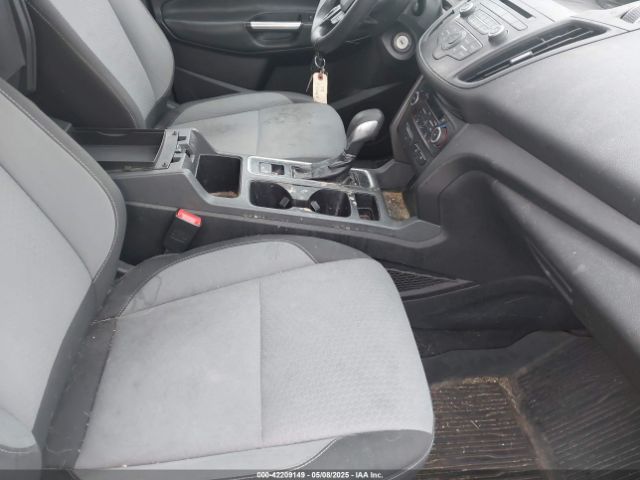 1FMCU0GD7JUA40981 Ford ESCAPE SE