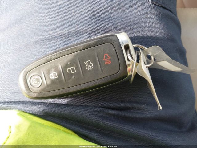 1FMCU0J97EUD22080 Ford Escape Titanium