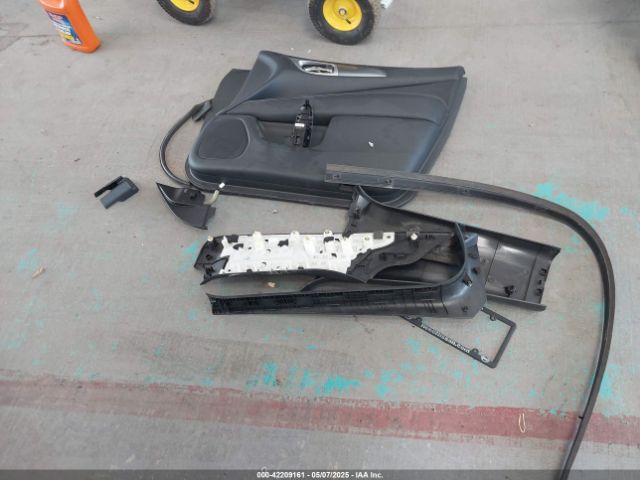 5N1DR2MN5KC627198 Nissan Pathfinder Sl
