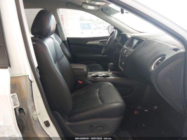 5N1DR2MN5KC627198 Nissan Pathfinder Sl