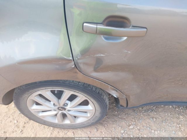 KNDJP3A52J7509933 KIA SOUL +