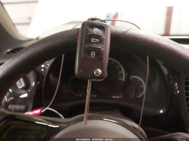 3VWF17AT0FM611710 Volkswagen Beetle 1.8t Fleet Edition