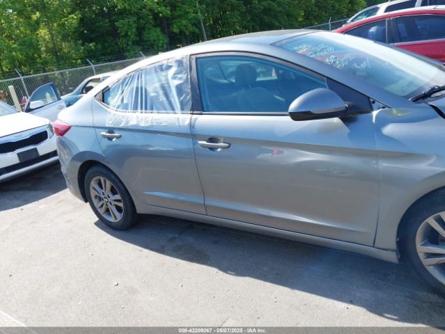KMHD84LF2HU073842 Hyundai ELANTRA SE