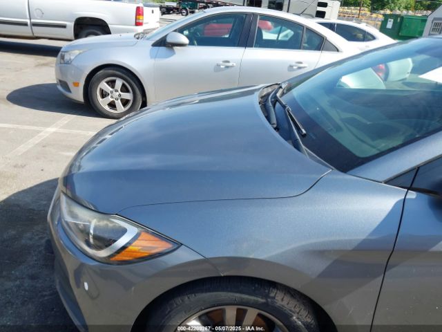 KMHD84LF2HU073842 Hyundai ELANTRA SE