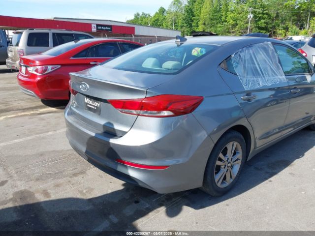 KMHD84LF2HU073842 Hyundai ELANTRA SE