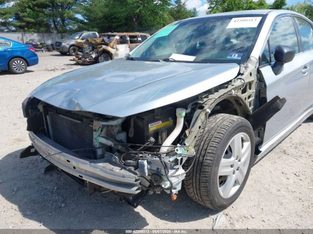4S3BNAA65G3021065 Subaru Legacy 2.5i