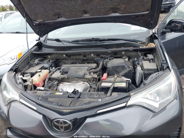 JTMBFREV6JJ216284 Toyota RAV4 LE