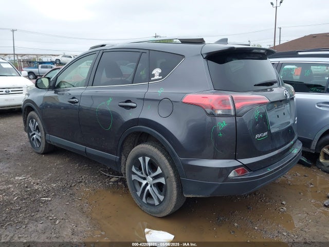 JTMBFREV6JJ216284 Toyota RAV4 LE