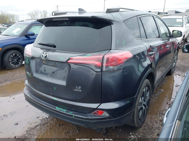 JTMBFREV6JJ216284 Toyota RAV4 LE