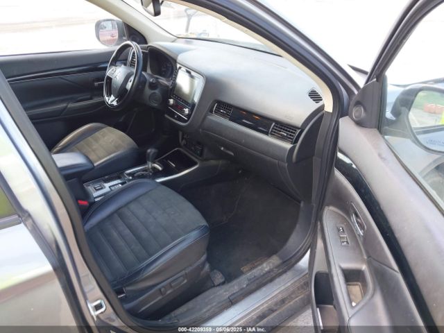 2020 MITSUBISHI OUTLANDER JA4AD3A3XLZ006238 Photo 4